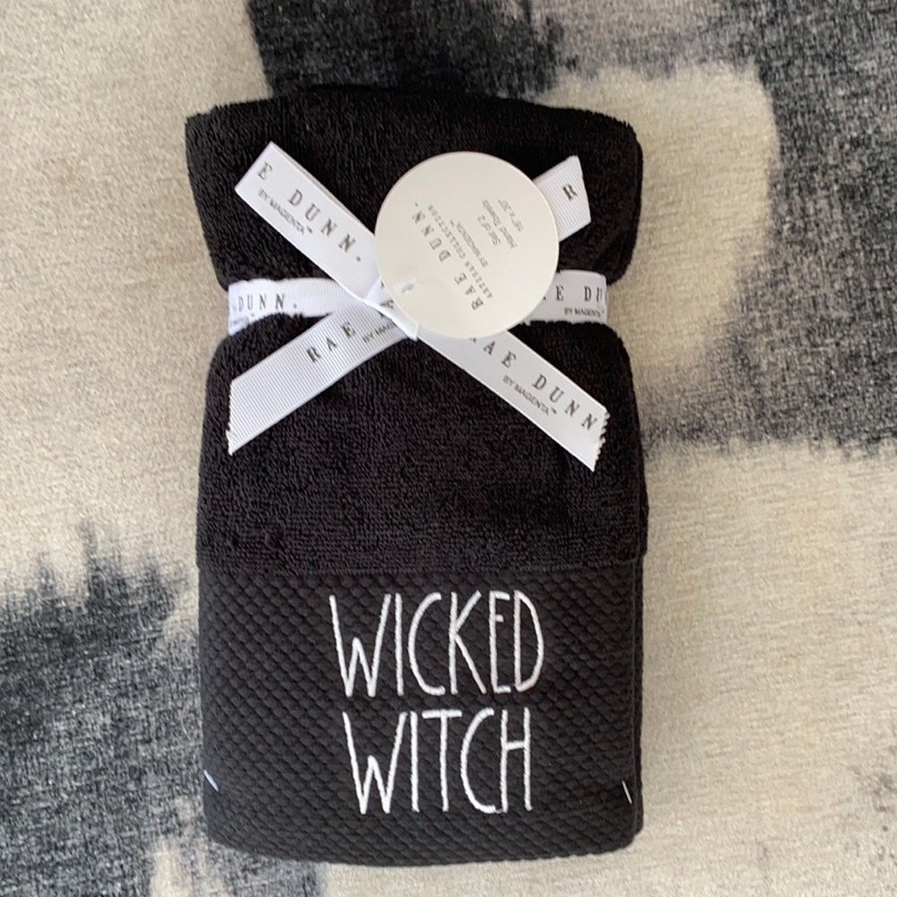 NWT Rae Dunn hand towels